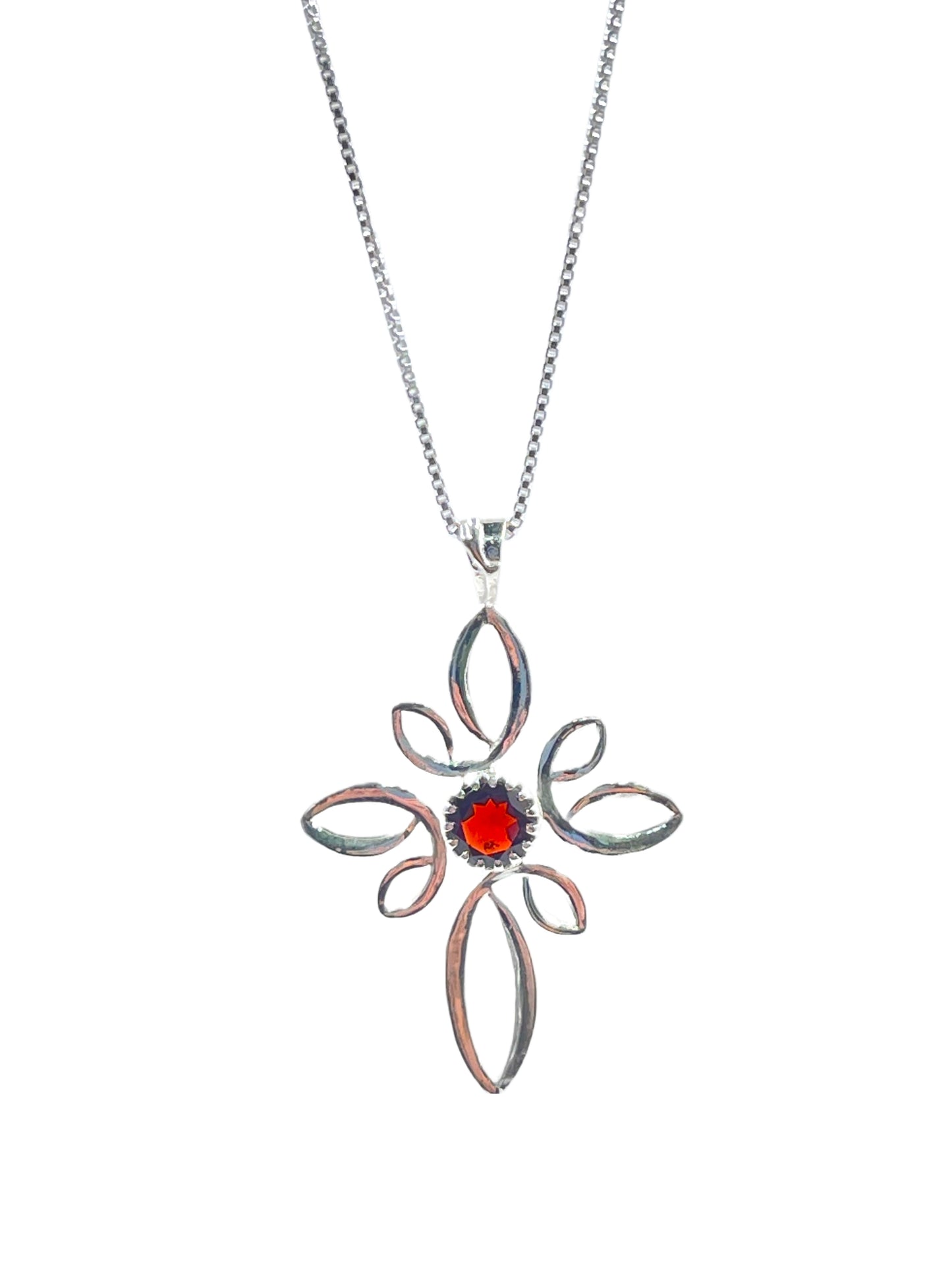 METALCARATS Metal Carats 925 Sterling Silver Flower Round Garnet Pendant with chain | Women | Natural Gemstones | Hallmark