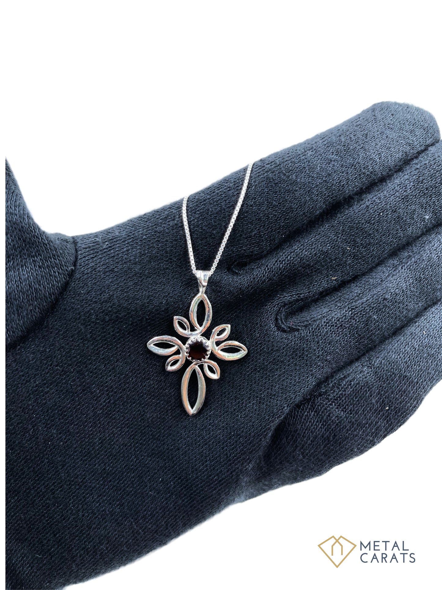 METALCARATS Metal Carats 925 Sterling Silver Flower Round Garnet Pendant with chain | Women | Natural Gemstones | Hallmark